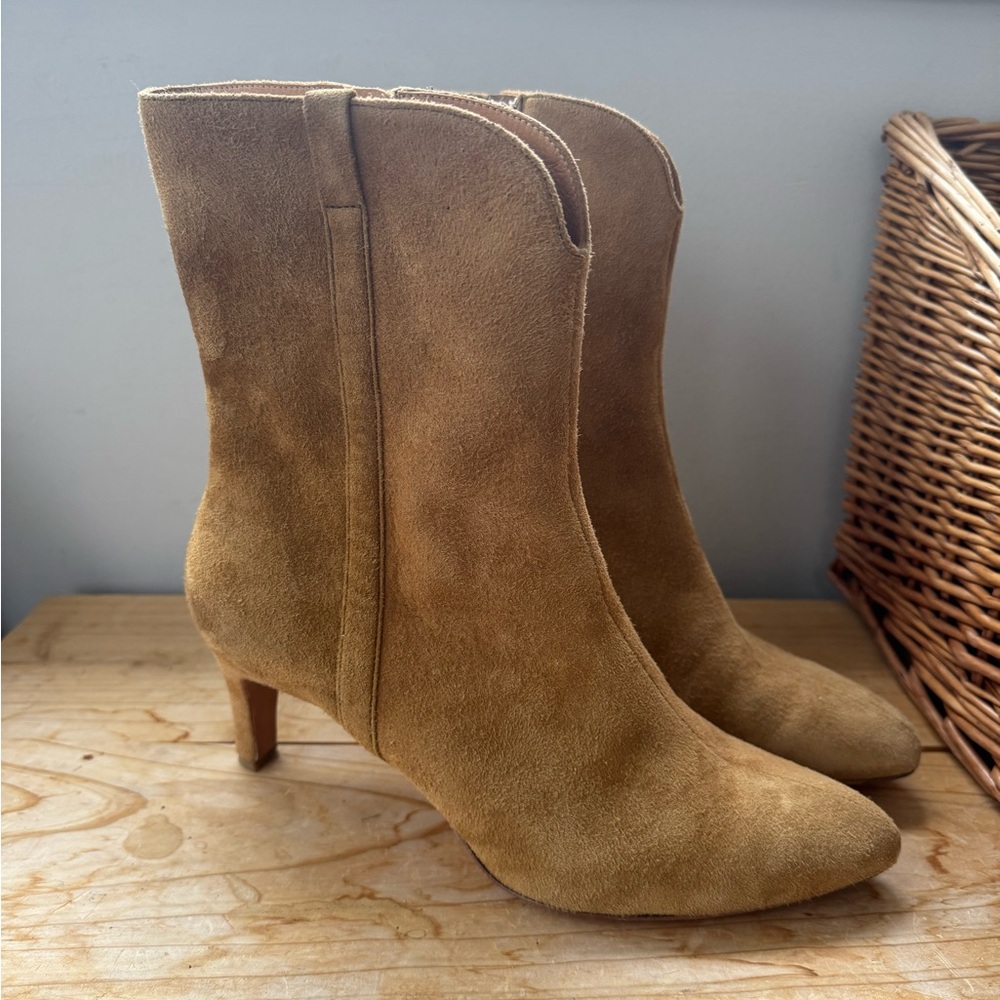 Lucchese tan suede stiletto heel ankle boot / size 9 / leather / EUC